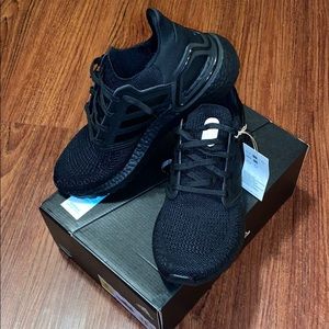 Triple Black Adidas UltraBoost20